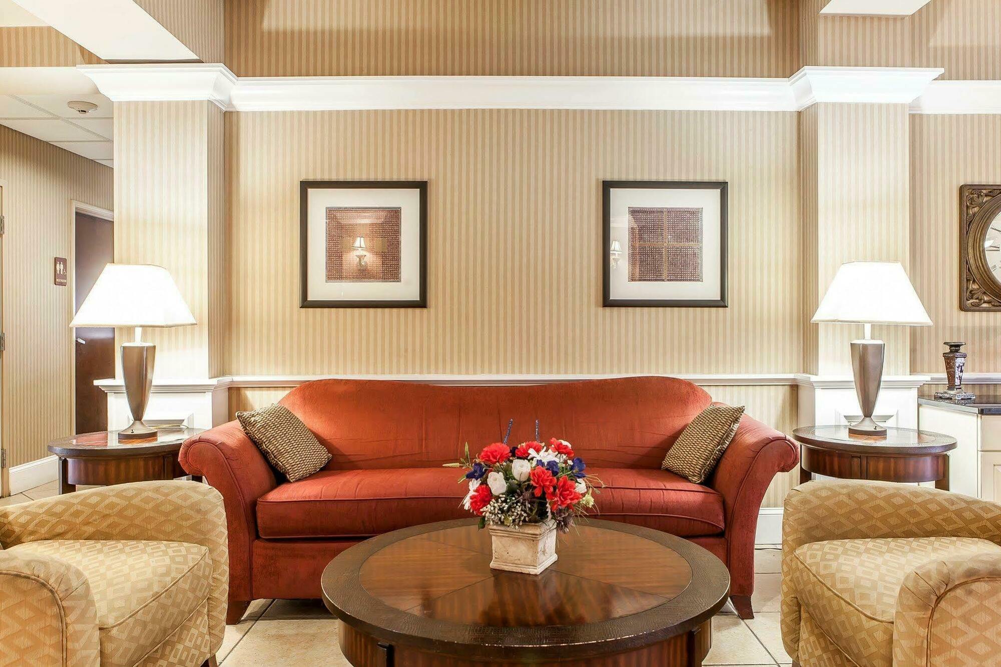 Comfort Inn Downtown Чаттануга Экстерьер фото